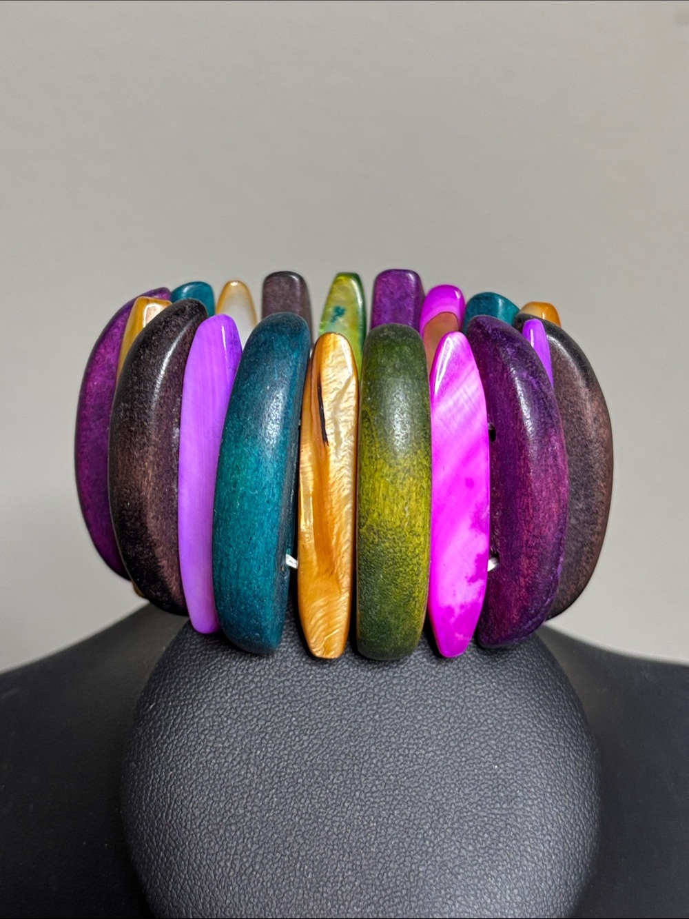 Multicolor Stretch Shell Wood Disc Statement Bracelet Colorful Women’s Jewelry